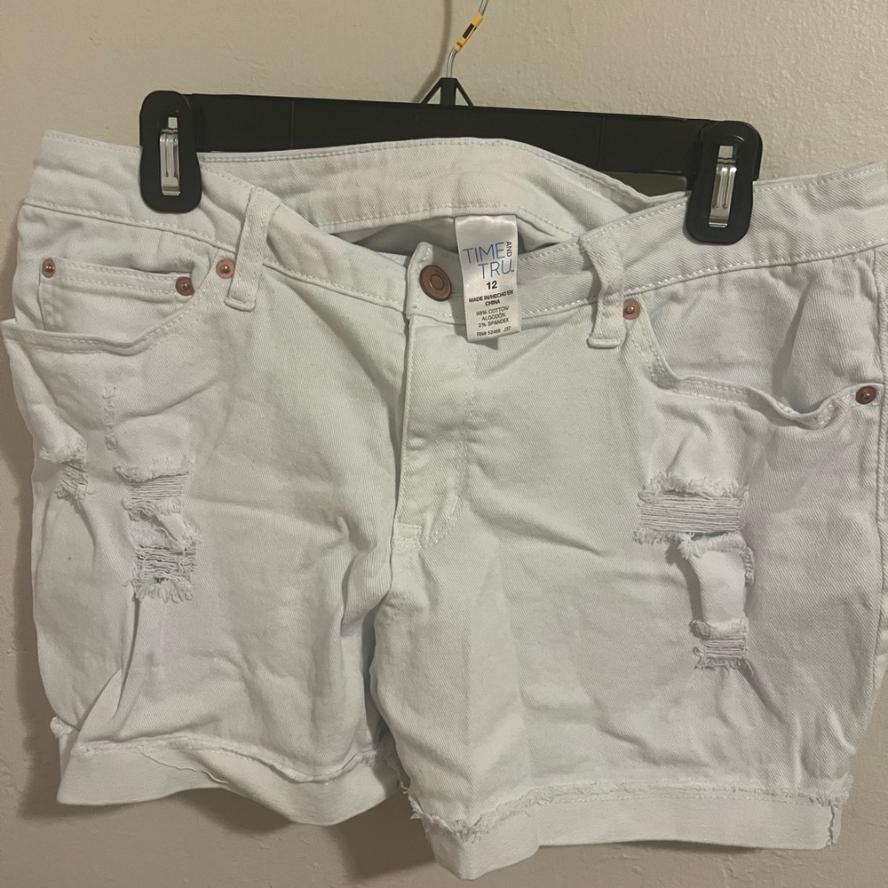 Time and Tru Women's White Denim Shorts size 12